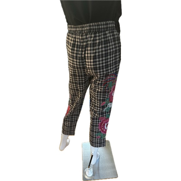 FARM RIO Rooster Cross Stitch Embroidered Pants Plaid (Black & Cream) - Picture 8 of 10